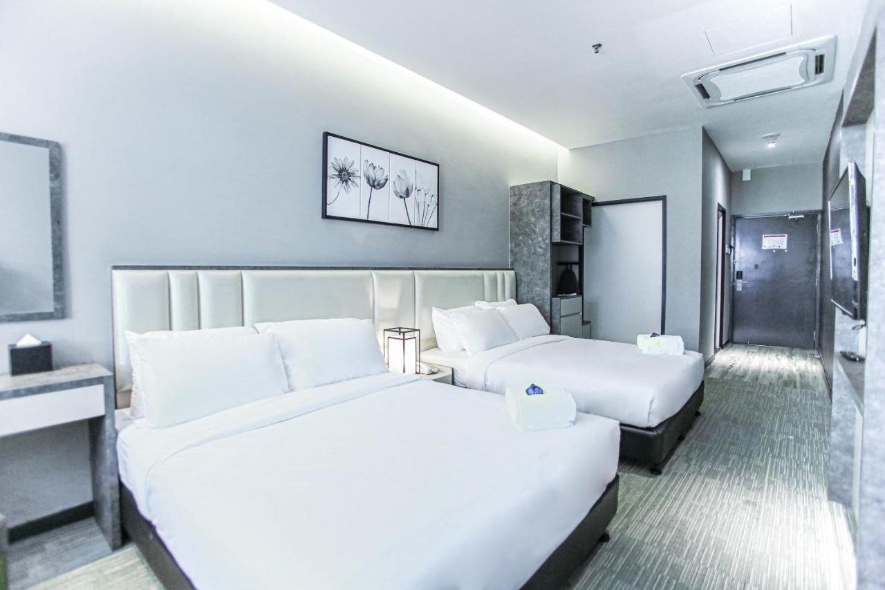 Fives Hotel Dnp Johor Bahru Buitenkant foto