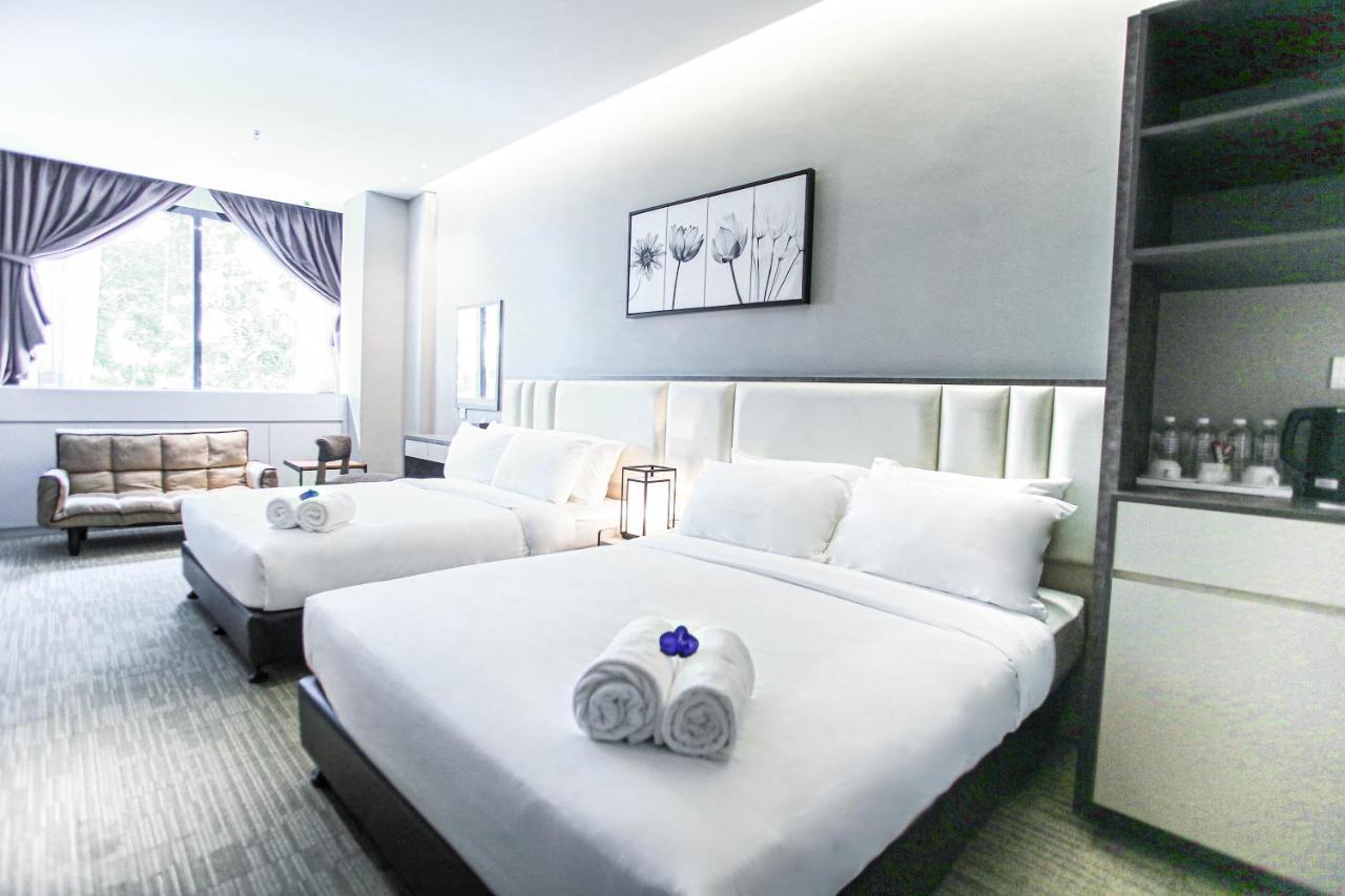 Fives Hotel Dnp Johor Bahru Buitenkant foto