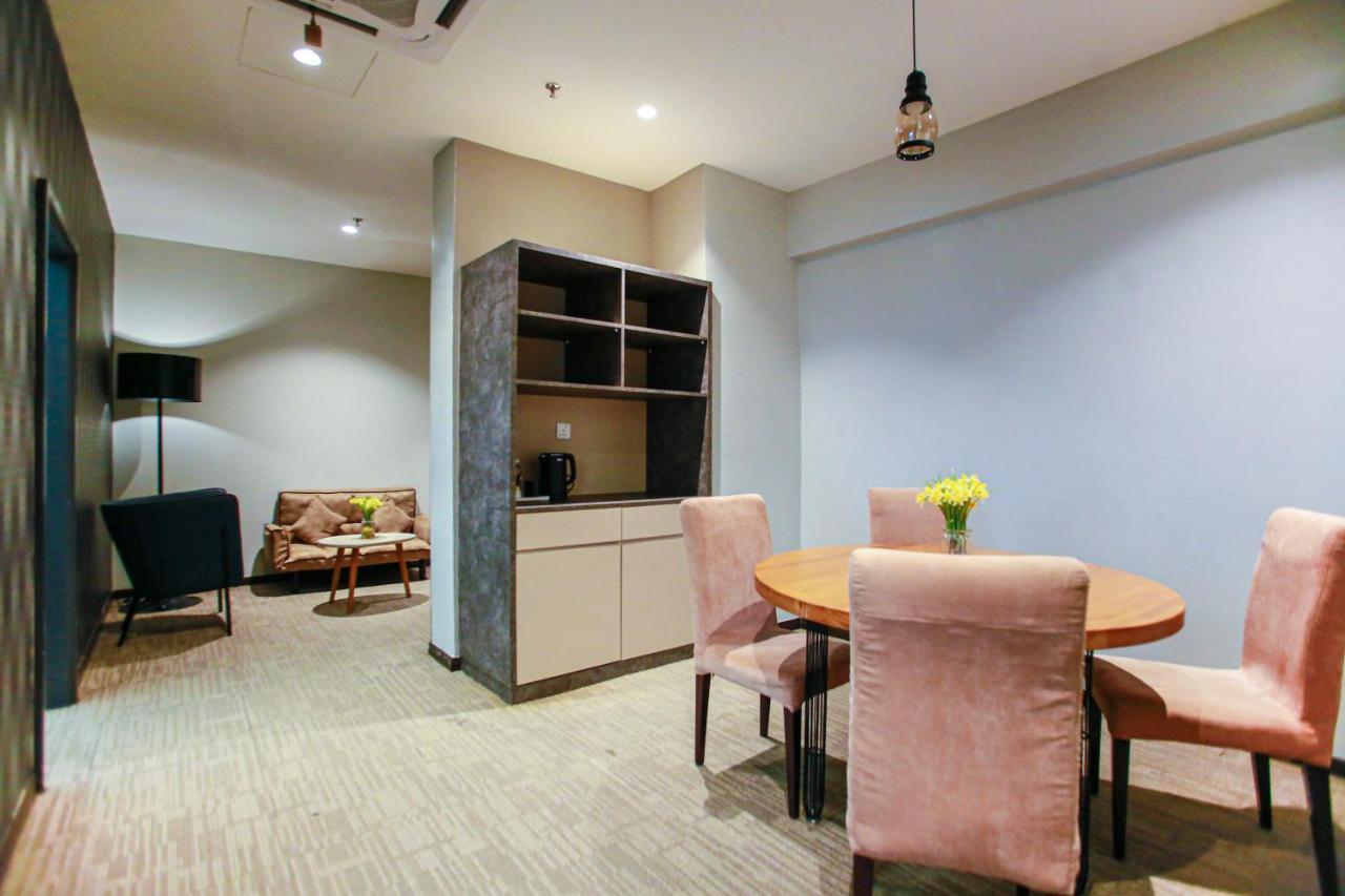 Fives Hotel Dnp Johor Bahru Buitenkant foto