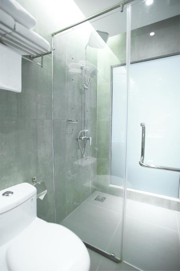 Fives Hotel Dnp Johor Bahru Buitenkant foto