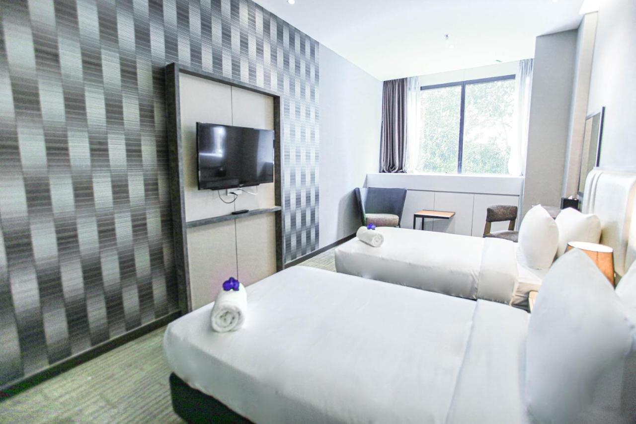 Fives Hotel Dnp Johor Bahru Buitenkant foto